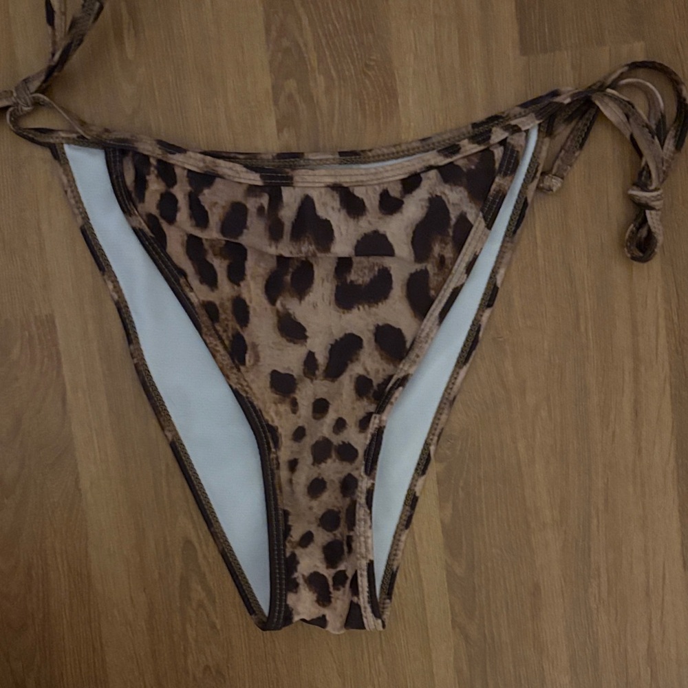 NWOT Surf Gypsy Leopard Print Bikini Bottom